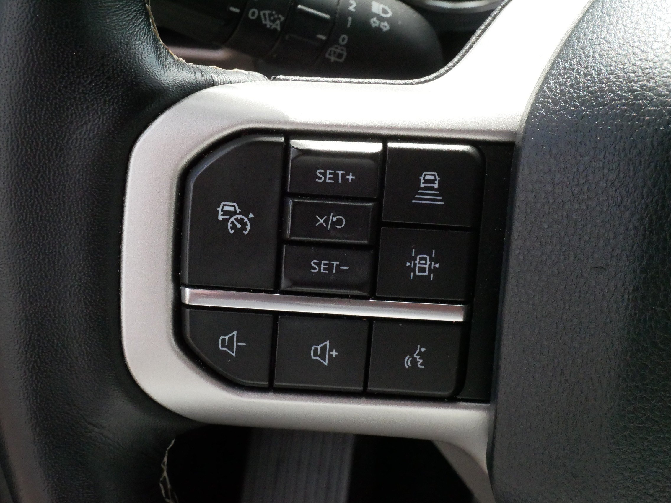 Used 2023 Ford Expedition Limited AWD/4WD image 27