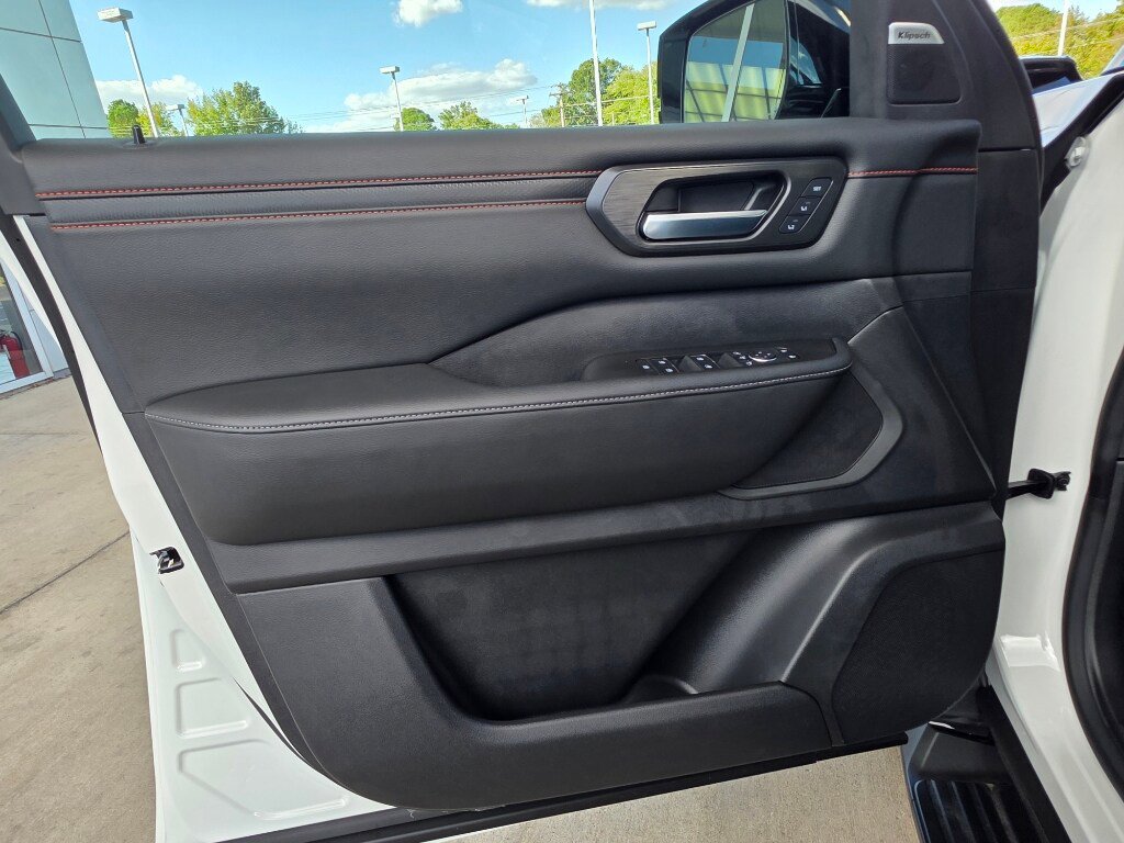 New 2026 Nissan Armada PRO-4X w/ Captain's Chari Seat Package image 10