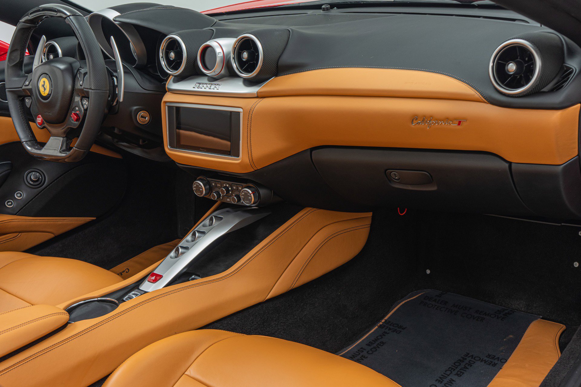 Used 2016 Ferrari California T image 14