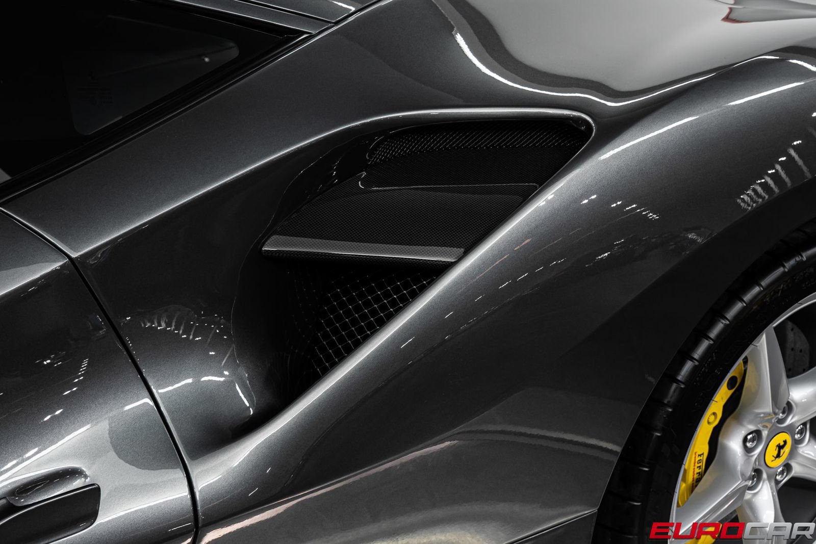 Used 2018 Ferrari 488 GTB RWD image 16