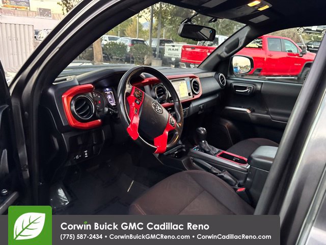 Used 2016 Toyota Tacoma TRD Sport w/ Towing Package AWD/4WD image 10