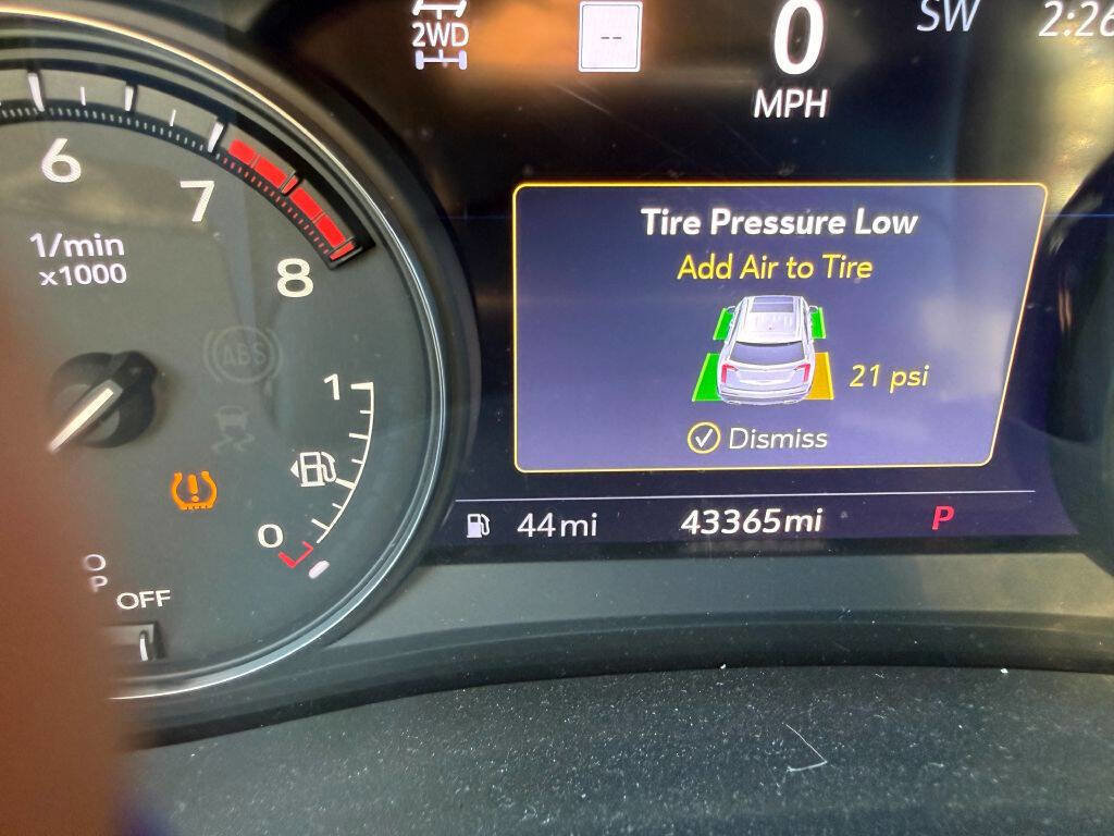 Used 2022 Cadillac XT6 Premium Luxury w/ Technology Package image 7