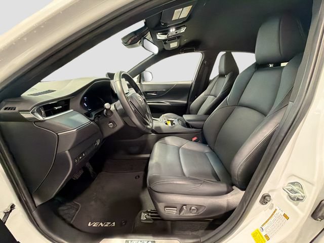 Certified 2023 Toyota Venza XLE AWD/4WD image 17