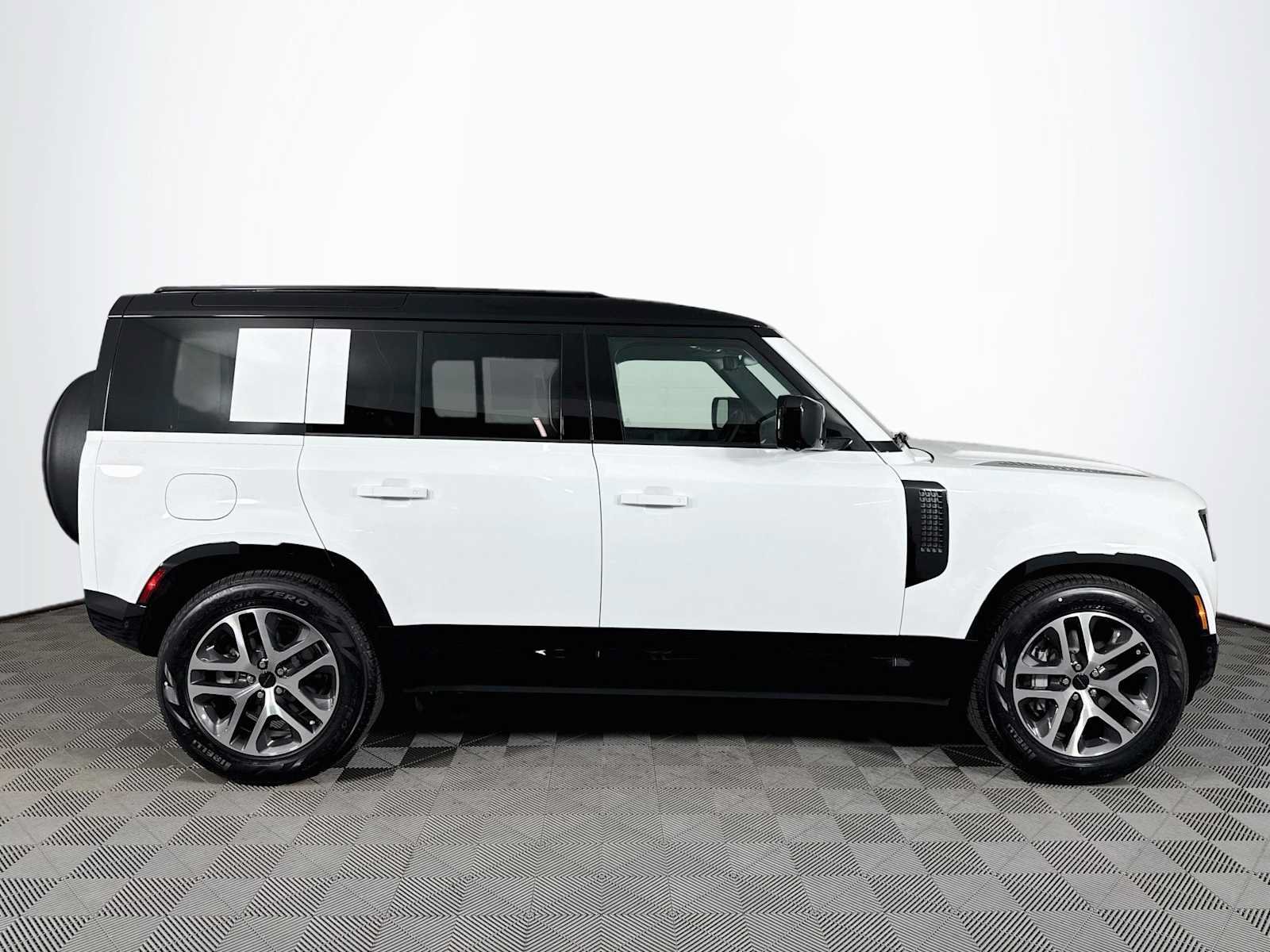 New 2026 Land Rover Defender 110 X-Dynamic SE AWD/4WD image 4