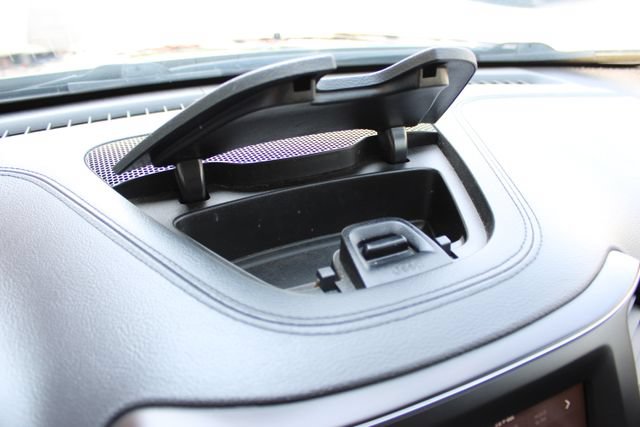 Used 2019 Jeep Cherokee Latitude Plus w/ Cold Weather Group AWD/4WD image 20