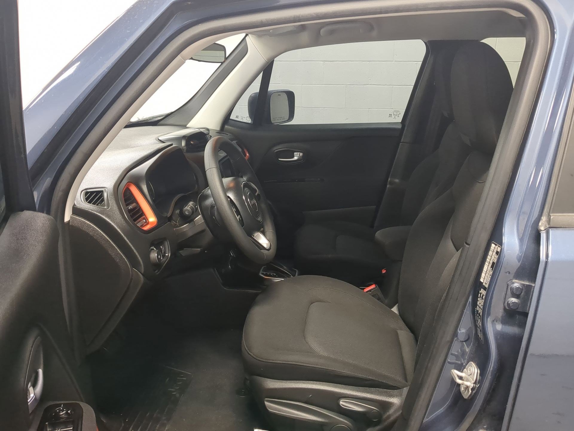 Used 2020 Jeep Renegade Sport image 17