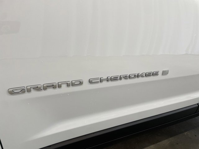 New 2025 Jeep Grand Cherokee L Limited w/ Luxury Tech Group II image 46