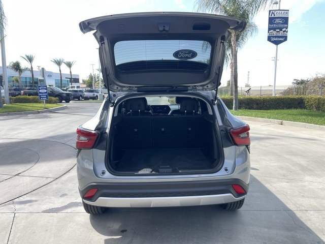 Used 2025 Chevrolet Trax LT FWD image 24