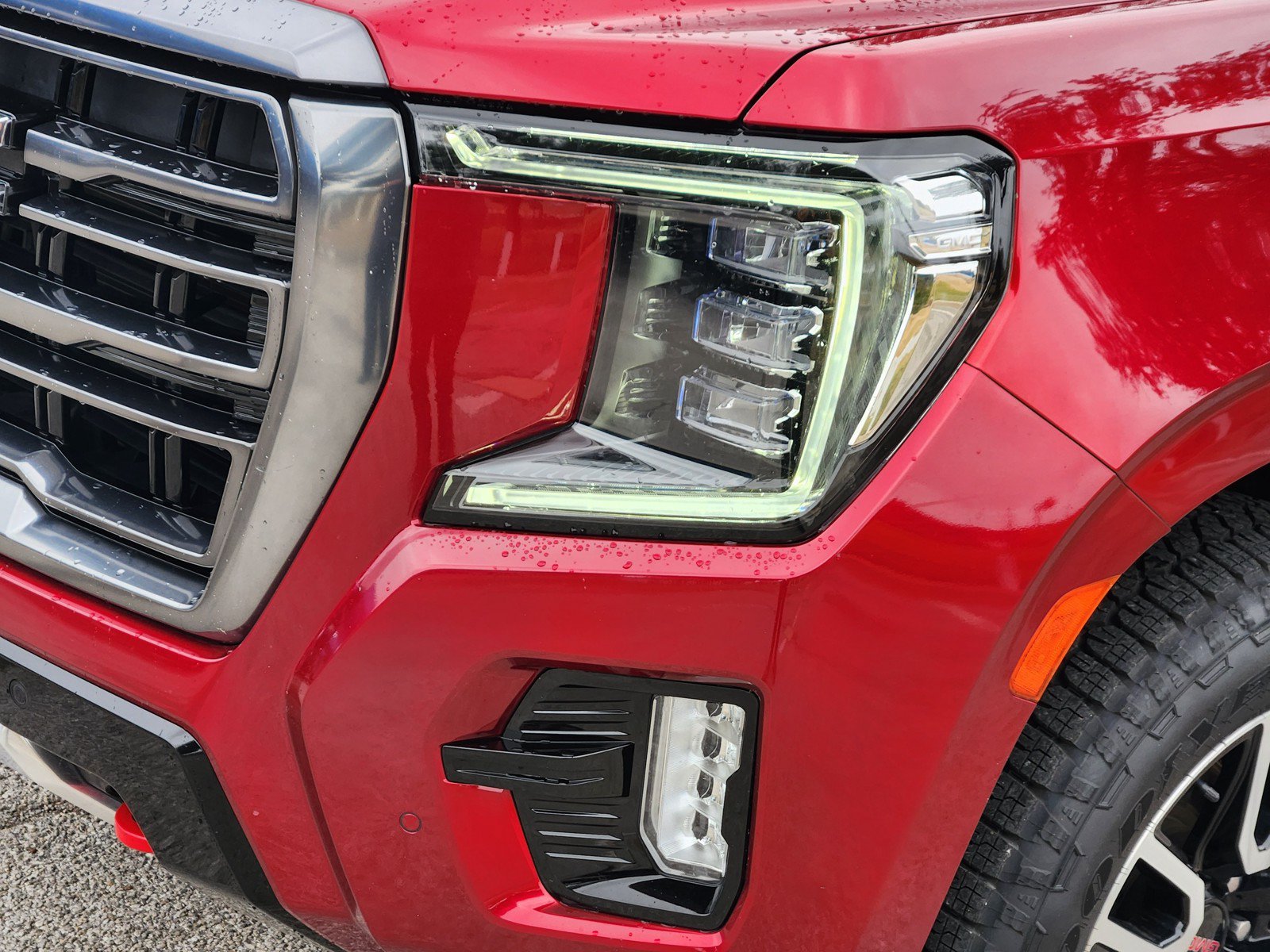 Used 2021 GMC Yukon AT4 w/ AT4 Premium Plus Package AWD/4WD image 30