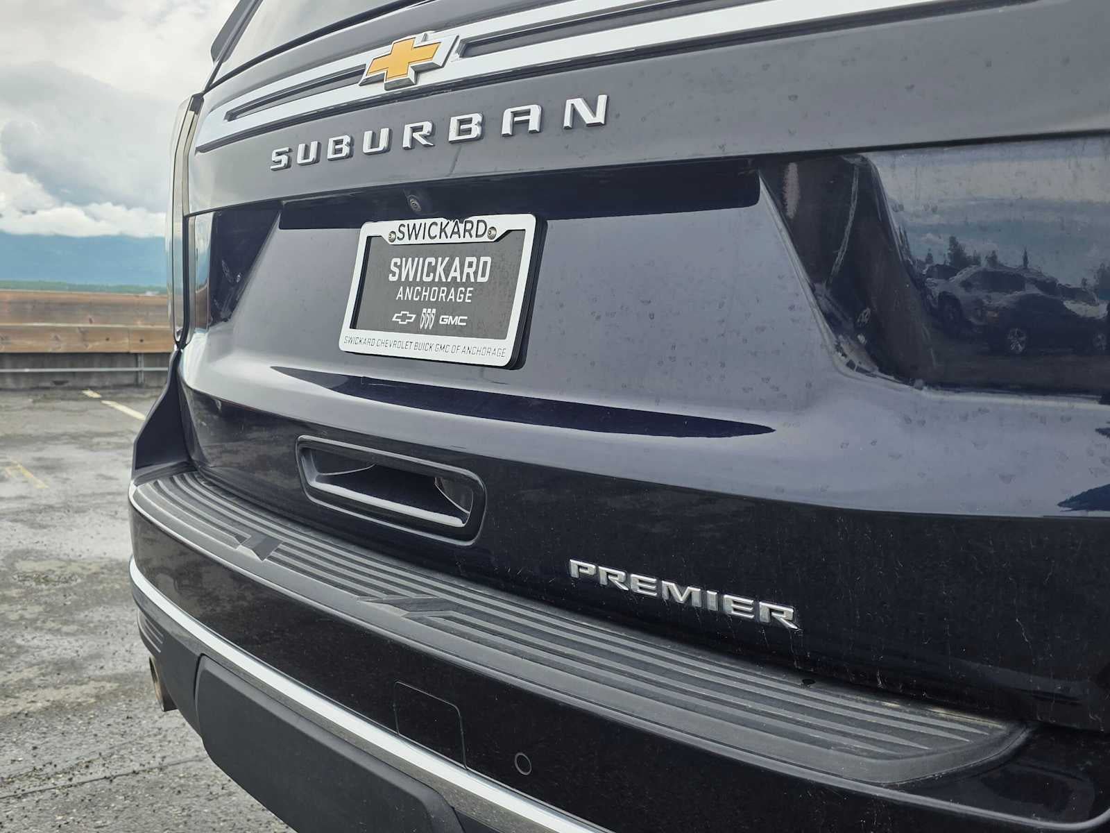 Certified 2024 Chevrolet Suburban Premier AWD/4WD image 14