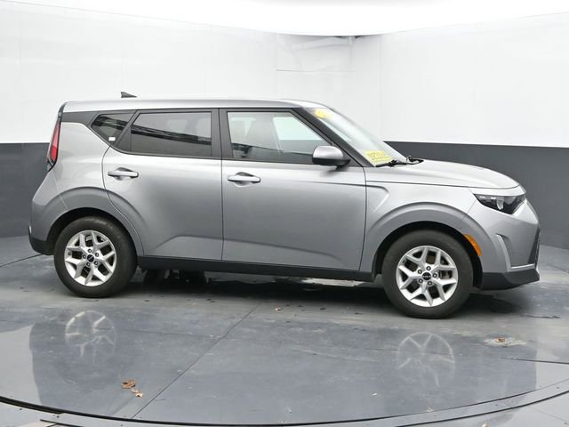 Used 2025 Kia Soul LX w/ LX Technology Package image 12
