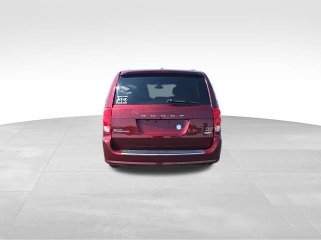 Used 2018 Dodge Grand Caravan SXT FWD image 4