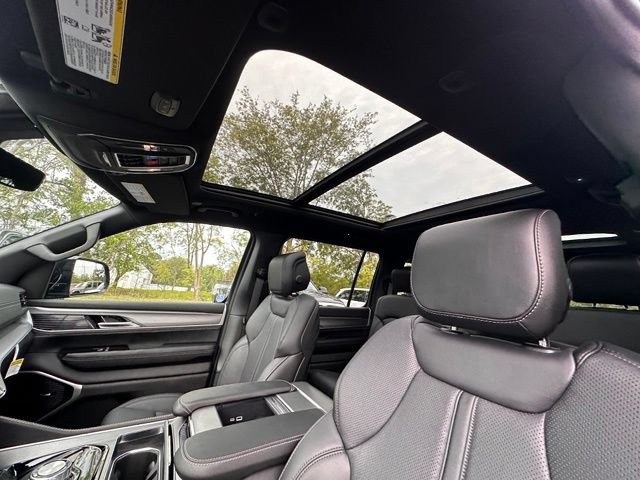 New 2026 Jeep Grand Wagoneer Limited w/ Premium Group II AWD/4WD image 24