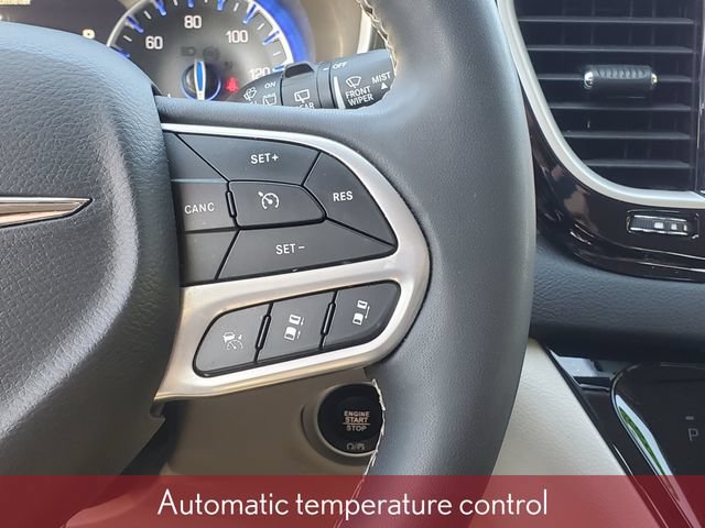 Used 2024 Chrysler Pacifica Touring-L FWD image 14