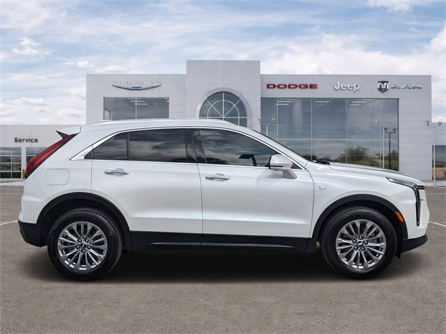 Used 2025 Cadillac XT4 Premium Luxury w/ Technology Package image 2