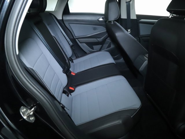 Used 2025 Volkswagen Jetta SE w/ Sunroof Package image 31