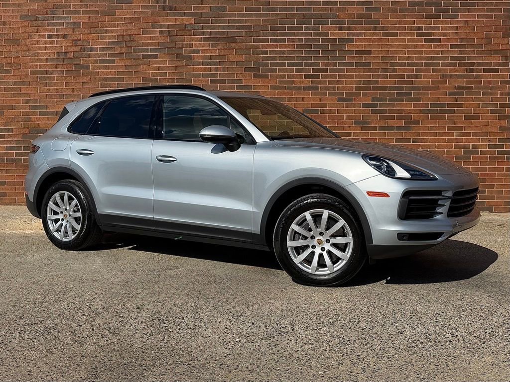 Certified 2023 Porsche Cayenne w/ Premium Package AWD/4WD image 9