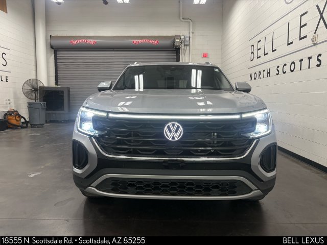 Used 2024 Volkswagen Atlas Cross Sport SE FWD image 6