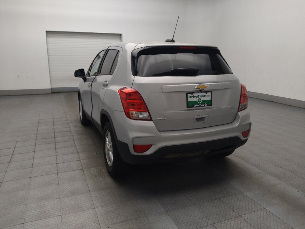 Used 2022 Chevrolet Trax LS w/ Tint and Cruise Package FWD image 5