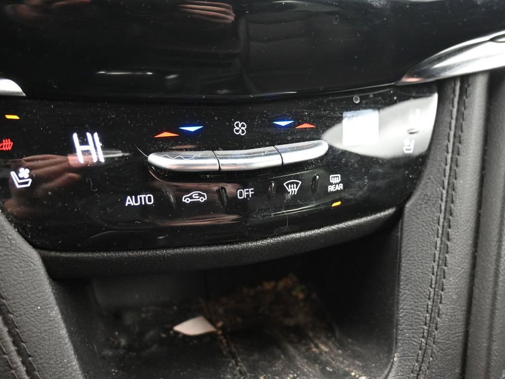 Used 2024 Cadillac XT6 Premium Luxury w/ Technology Package image 19