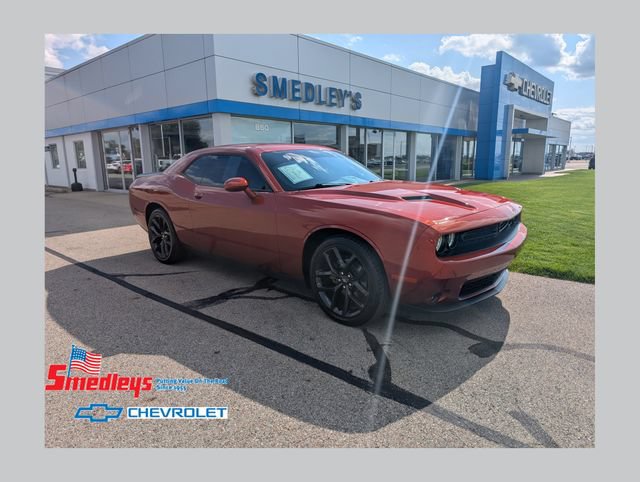 Used 2020 Dodge Challenger SXT w/ Blacktop Package RWD image 1