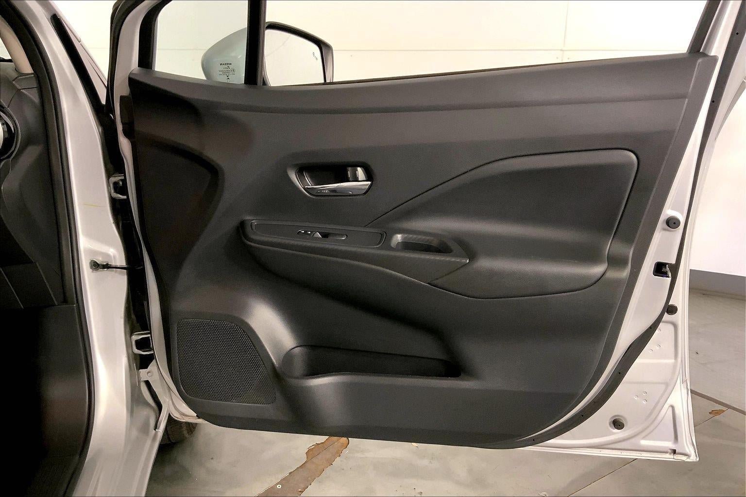 Used 2025 Nissan Versa SV FWD image 23