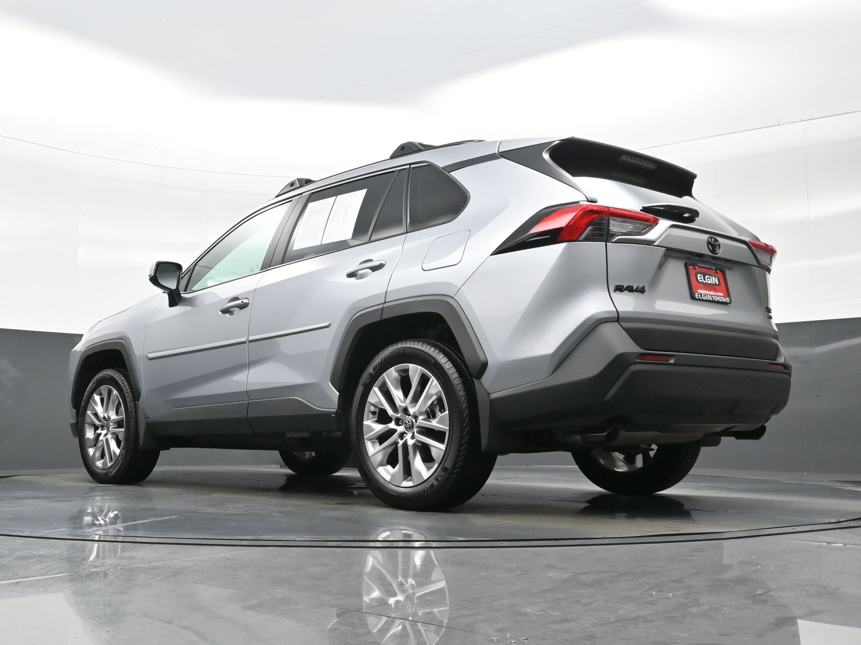 Used 2025 Toyota RAV4 XLE Premium w/ Weather Package AWD/4WD image 31