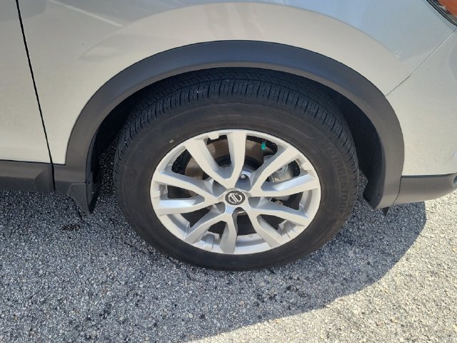 Certified 2021 Nissan Rogue Sport SV w/ Technology Package FWD image 7