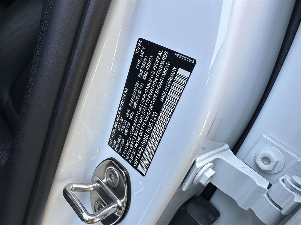 Used 2025 Porsche Macan image 7