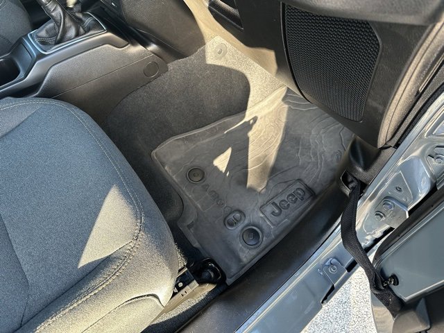 Used 2024 Jeep Wrangler Sport image 12