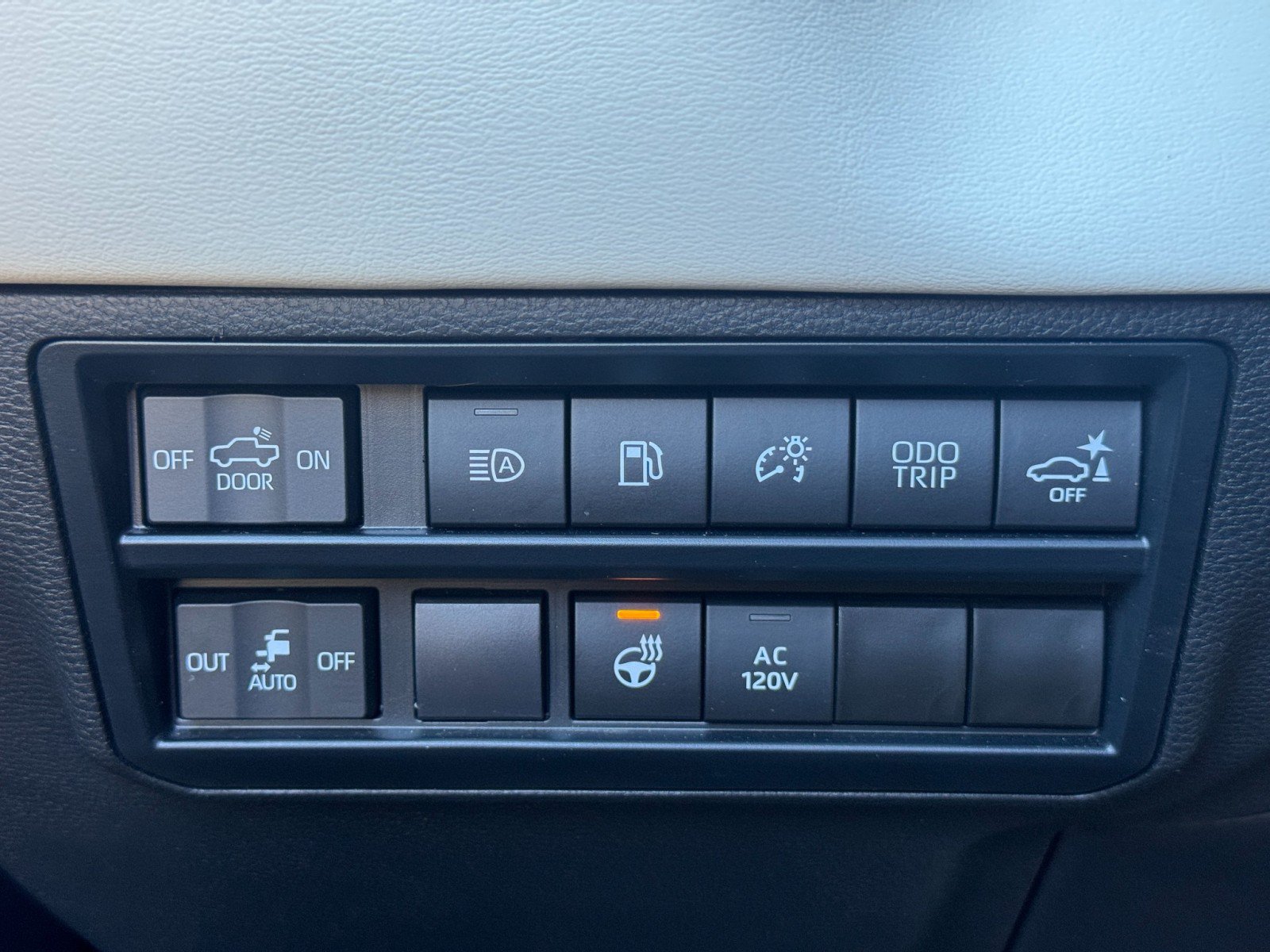 Used 2023 Toyota Tundra Capstone AWD/4WD image 19