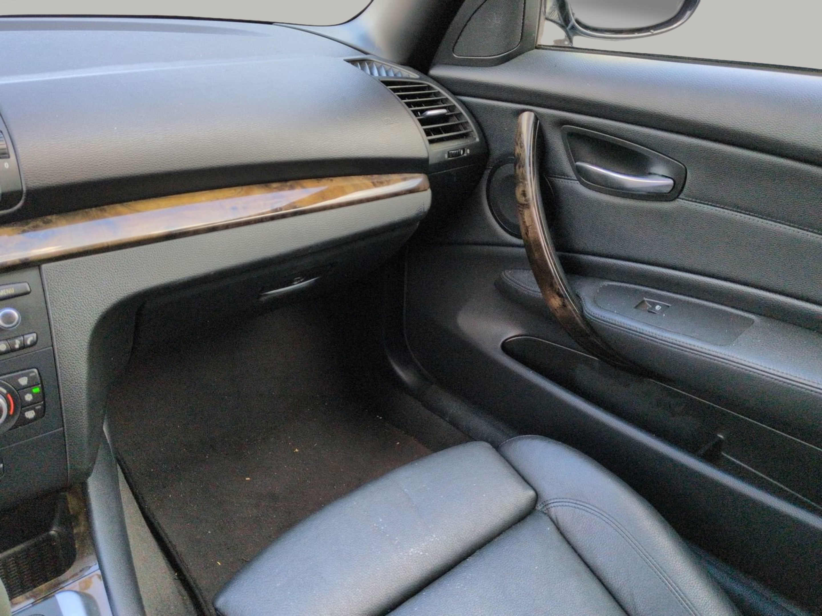 Used 2011 BMW 135i Convertible w/ Premium Pkg RWD image 22