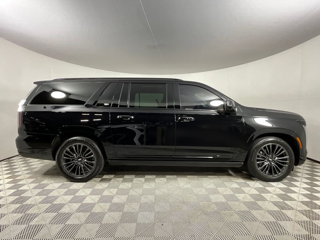 Used 2025 Cadillac Escalade ESV Sport Platinum image 5