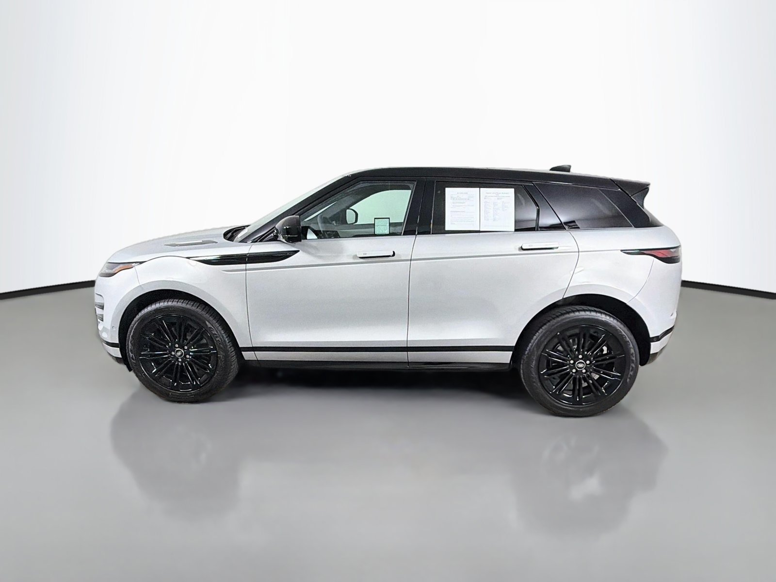 Certified 2026 Land Rover Range Rover Evoque Dynamic SE AWD/4WD image 2