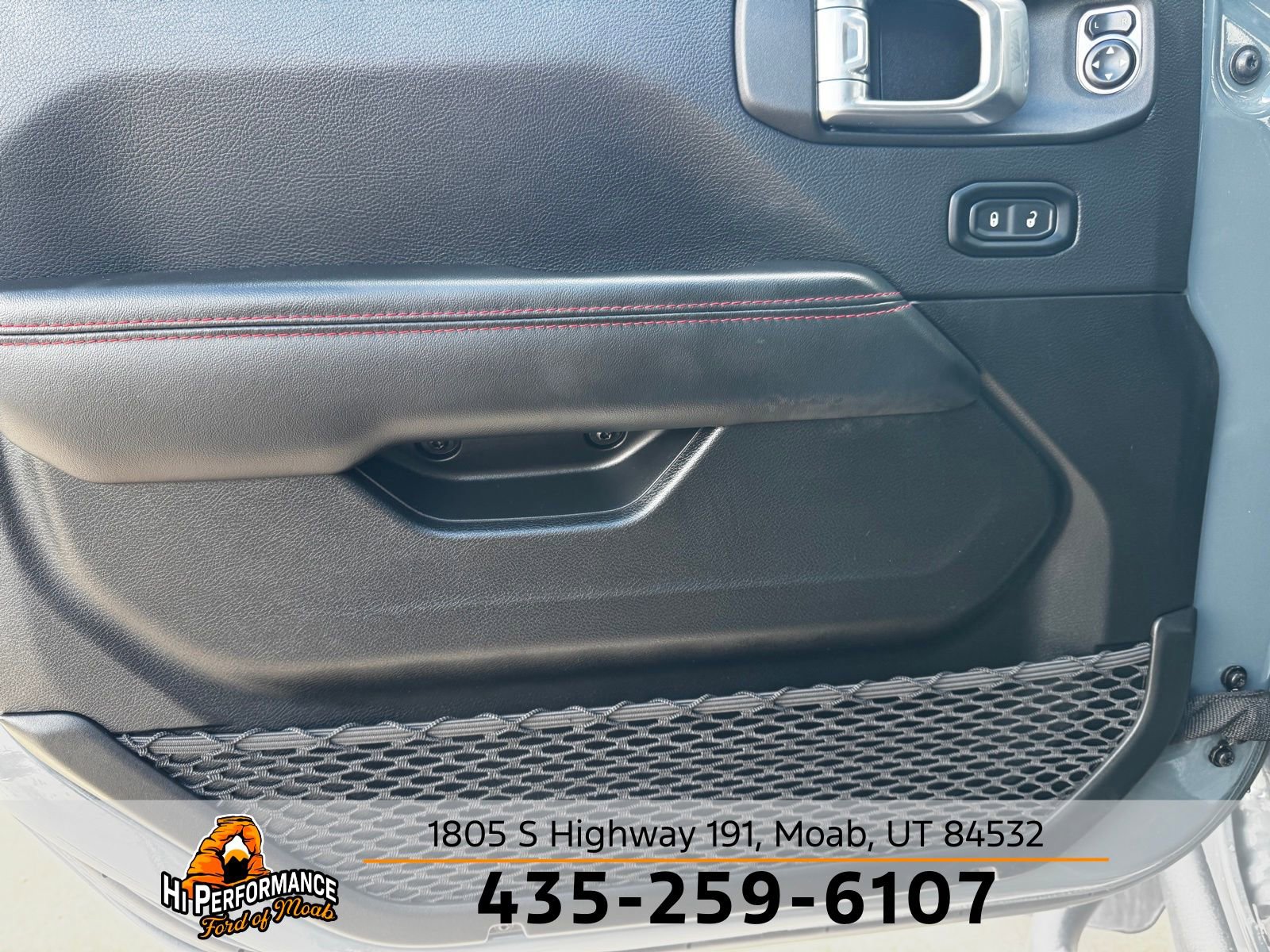 Used 2024 Jeep Wrangler Unlimited Rubicon AWD/4WD image 15
