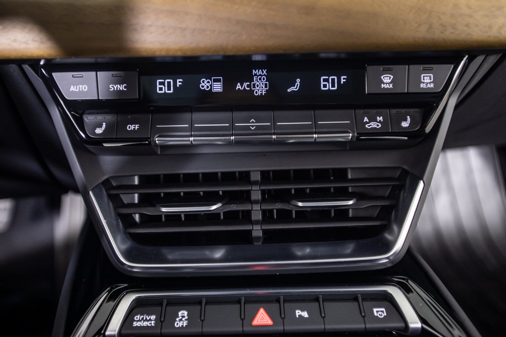 Used 2023 Audi e-tron GT Premium Plus AWD/4WD image 34