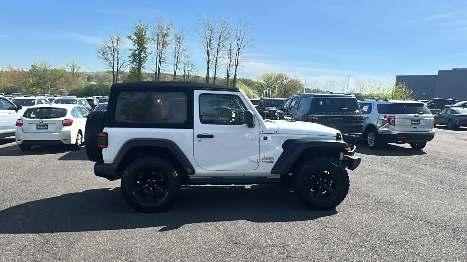 Used 2019 Jeep Wrangler Sport AWD/4WD image 9