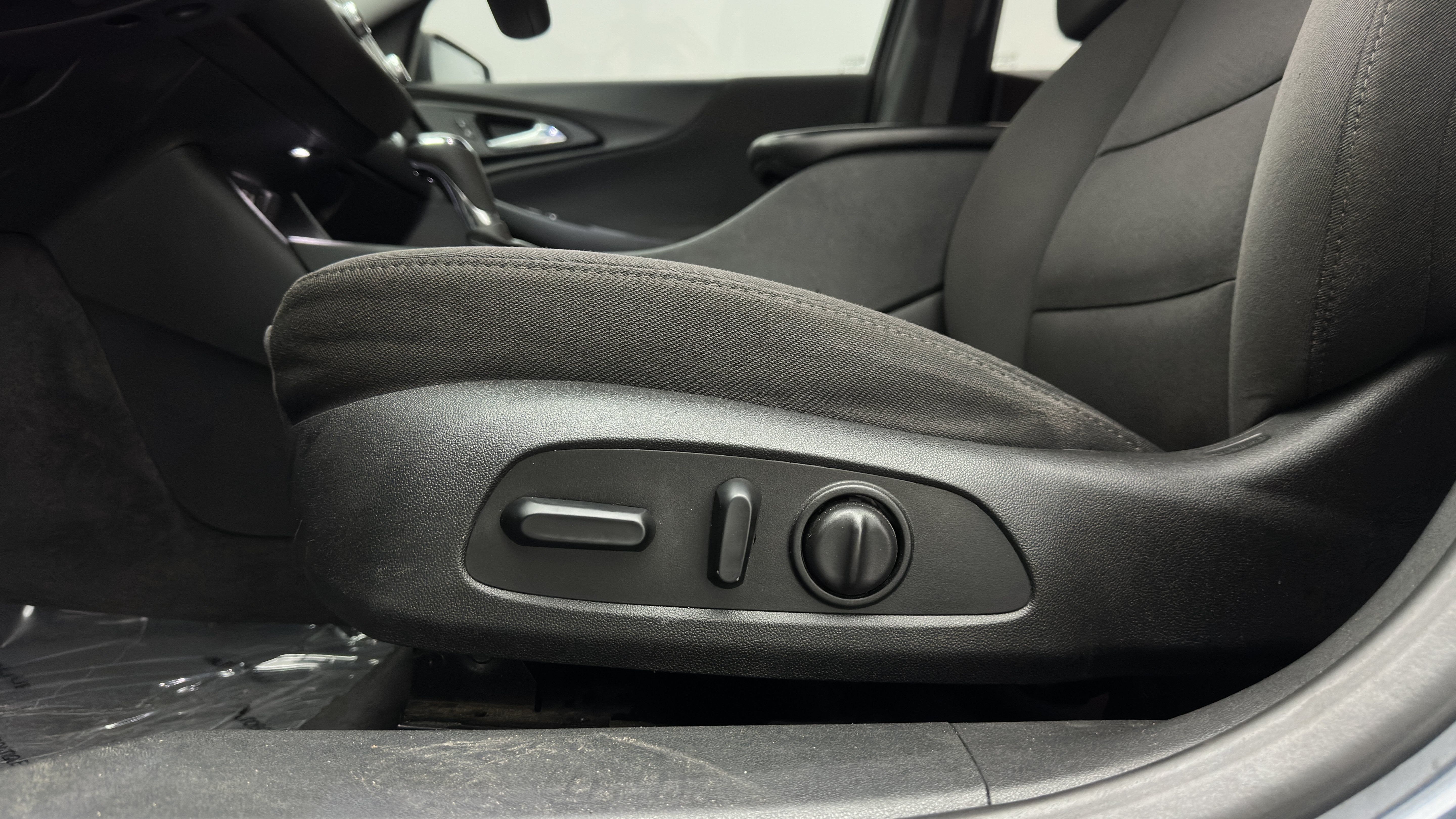 Used 2020 Chevrolet Malibu LT FWD image 13