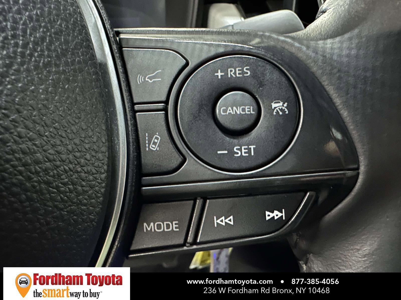 Used 2022 Toyota Corolla SE FWD image 30