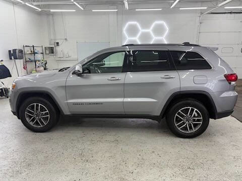 Used 2020 Jeep Grand Cherokee Limited image 2