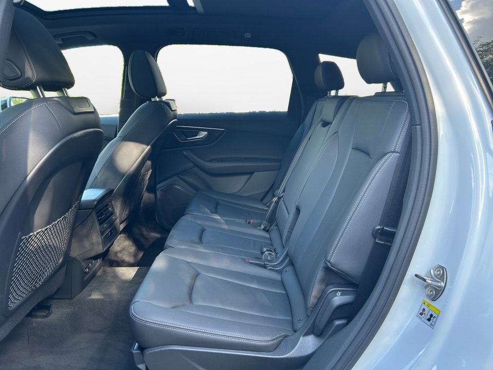 Certified 2025 Audi Q7 2.0T Premium image 13