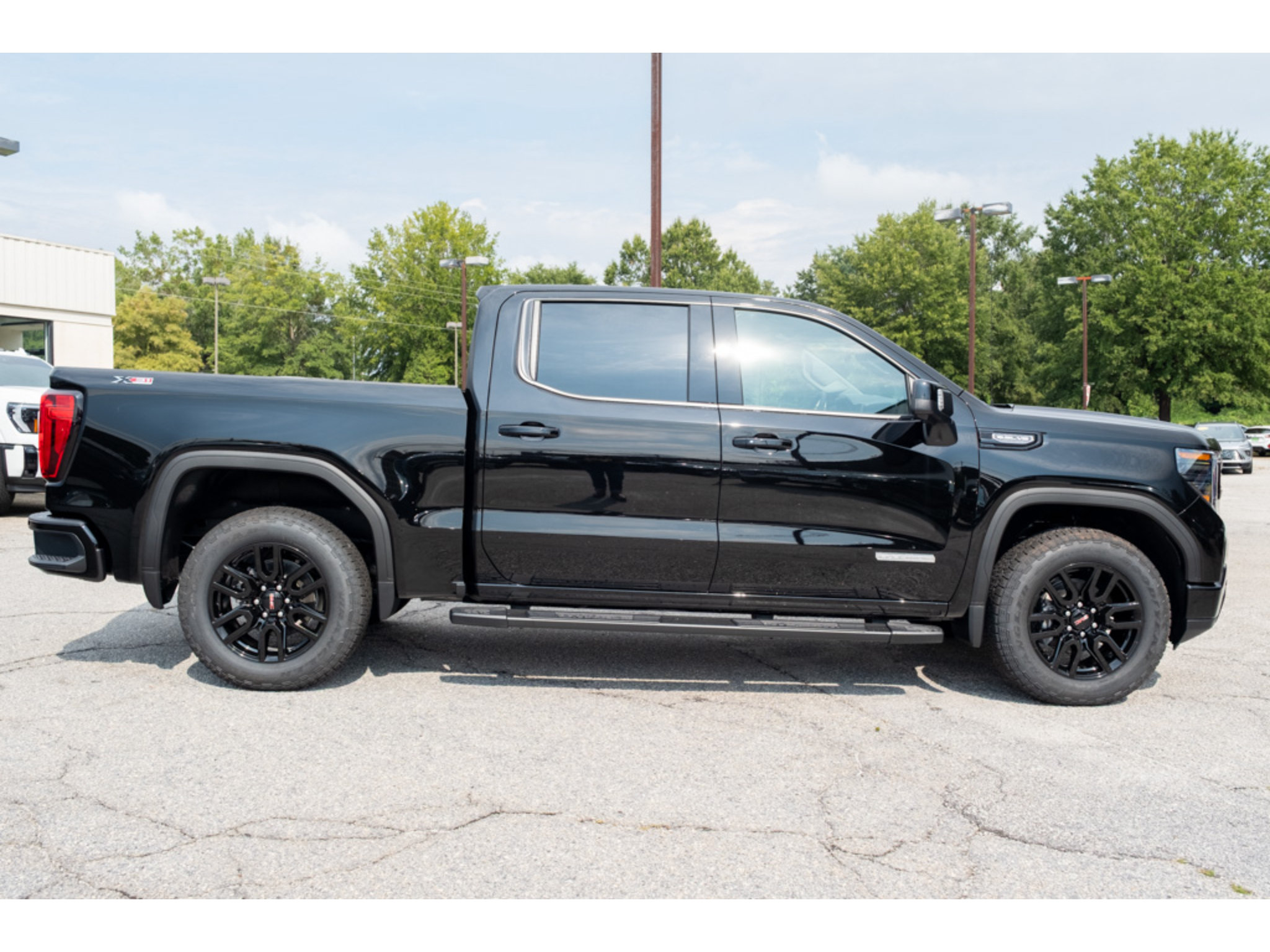 New 2026 GMC Sierra 1500 Elevation w/ Elevation Premium Package AWD/4WD image 9