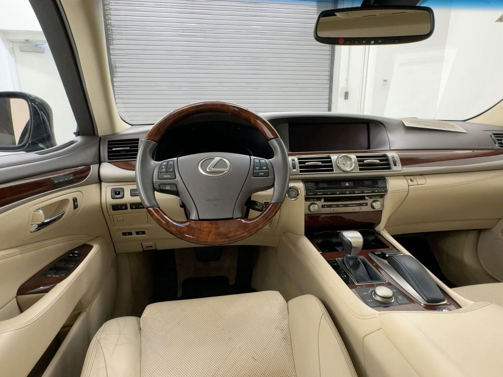 Used 2015 Lexus LS 460 w/ Comfort Package image 26