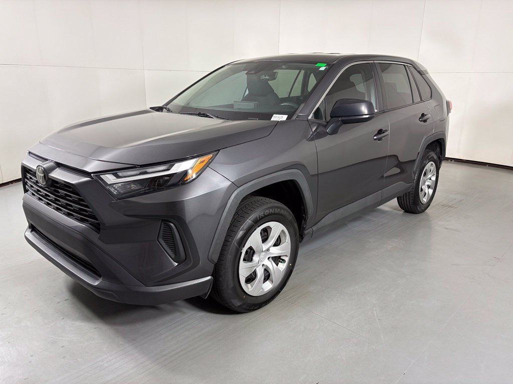 Used 2024 Toyota RAV4 LE FWD image 4