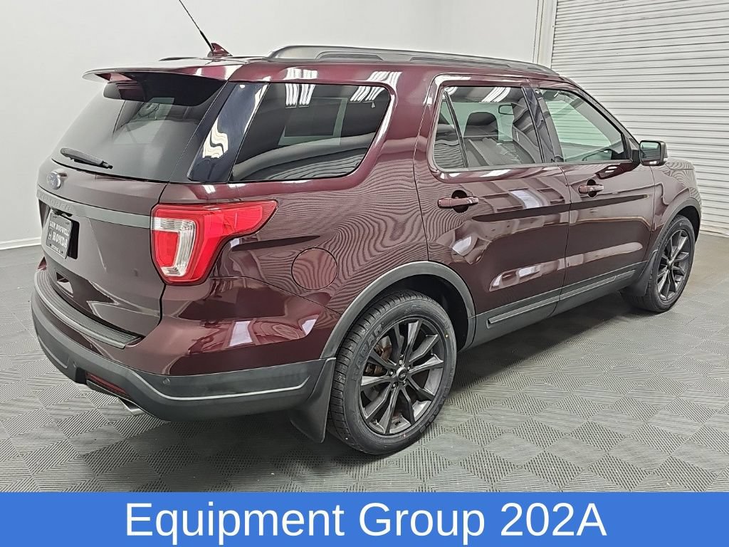 Used 2018 Ford Explorer XLT w/ Equipment Group 202A FWD image 10