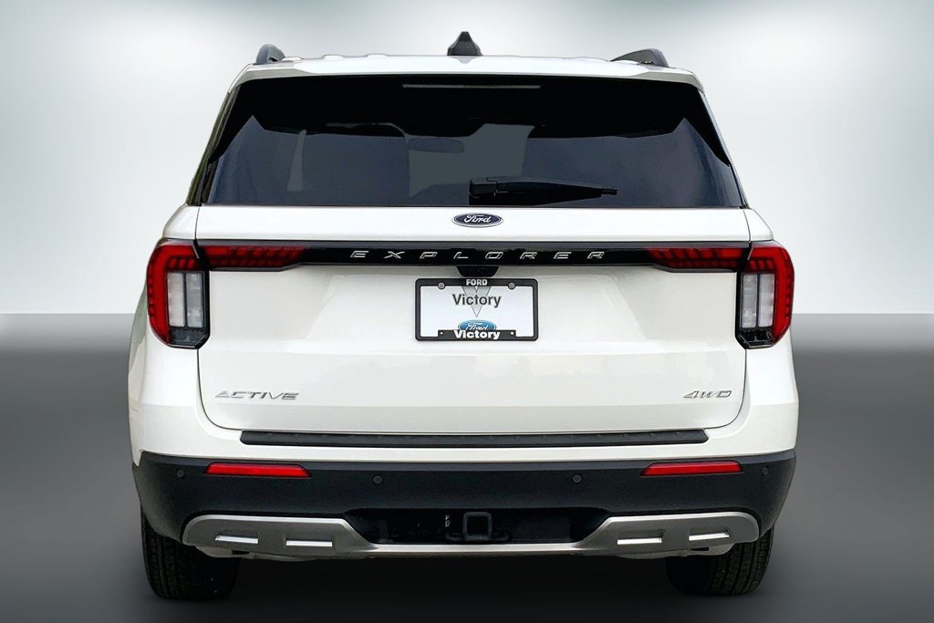 Used 2025 Ford Explorer Active w/ Active Comfort Package AWD/4WD image 4