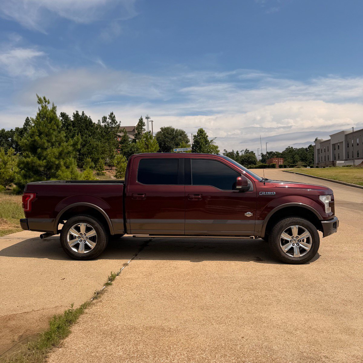 Used 2016 Ford F150 King Ranch w/ Equipment Group 601A Luxury AWD/4WD image 4