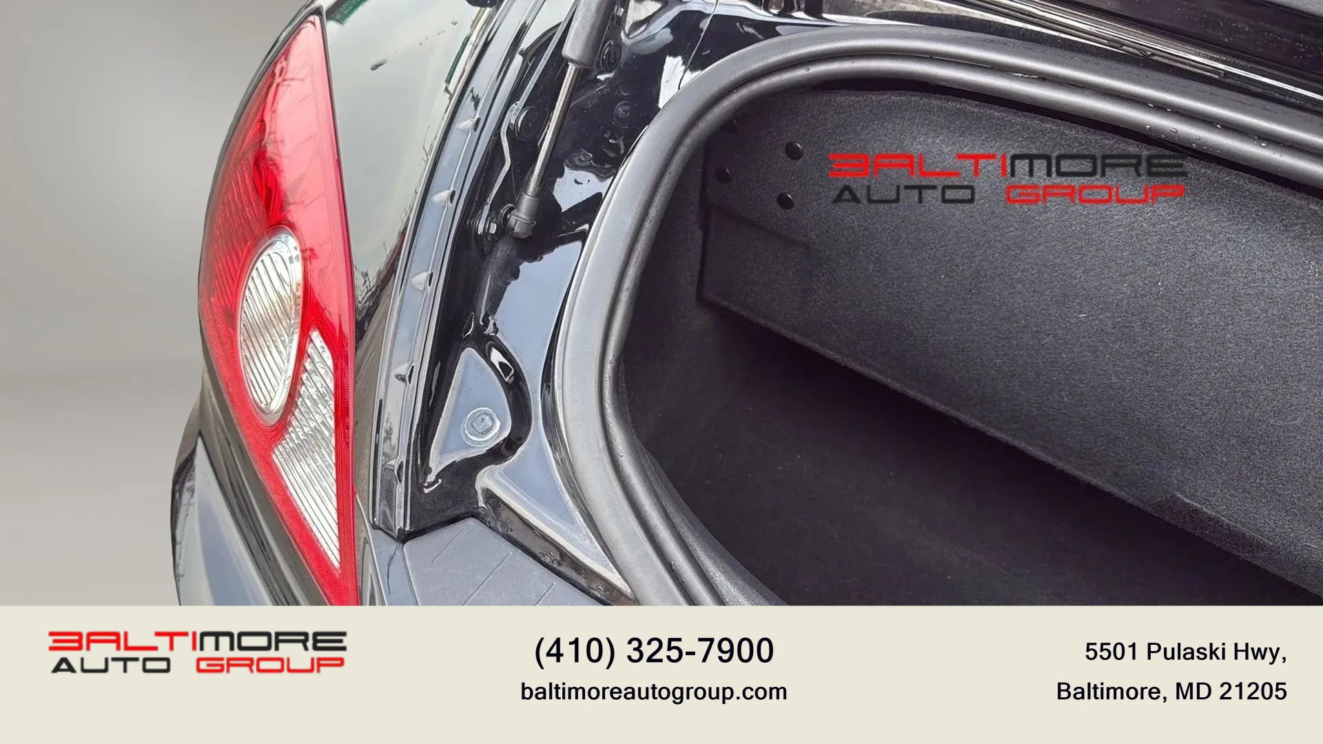 Used 2007 Chrysler Crossfire Limited image 39