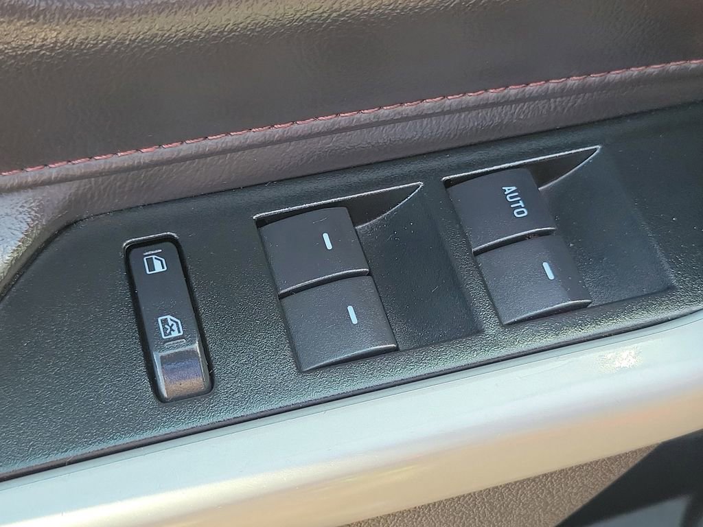 Used 2014 Ford Edge Limited w/ Equipment Group 302A AWD/4WD image 23