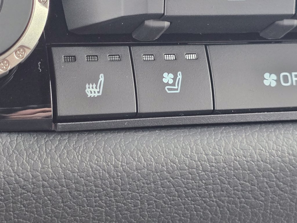 New 2026 Toyota Tundra Limited AWD/4WD image 8